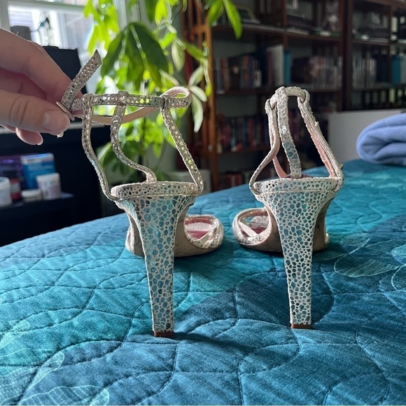 Kate Spade New York Lolita Platinum Speckled Leather Ankle Strap Sandals Sz 10B - Picture 10 of 16